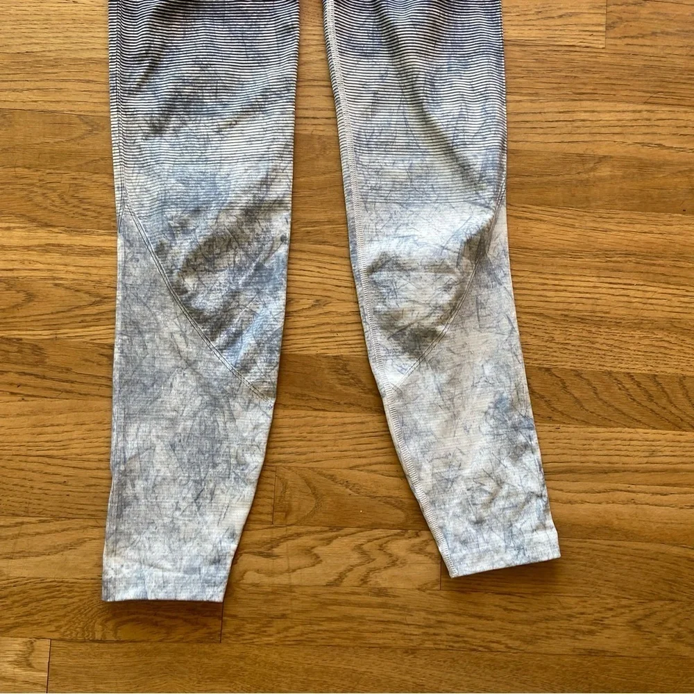 Womens Lululemon Ebb to Train Tight EUC size 4